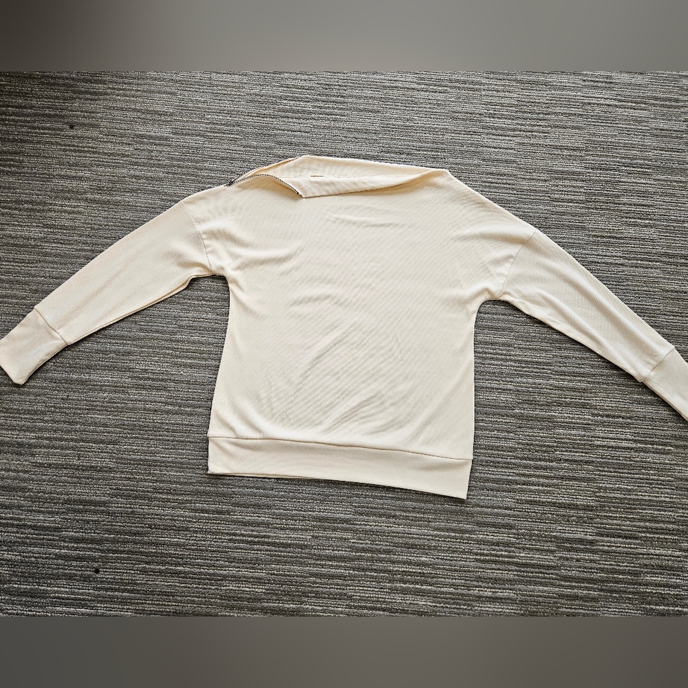 Off-The-Shoulder Zip Top - Picture 7 of 16